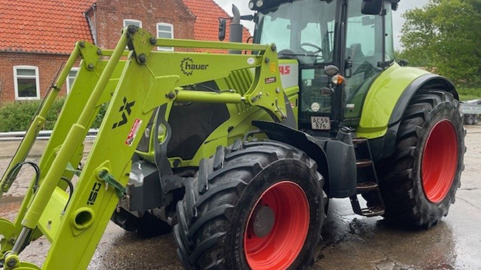 Traktor типа CLAAS AXION 820 CEBIS M. Hauer VX150 læsser, Gebrauchtmaschine в Bredebo (Фотография 2)