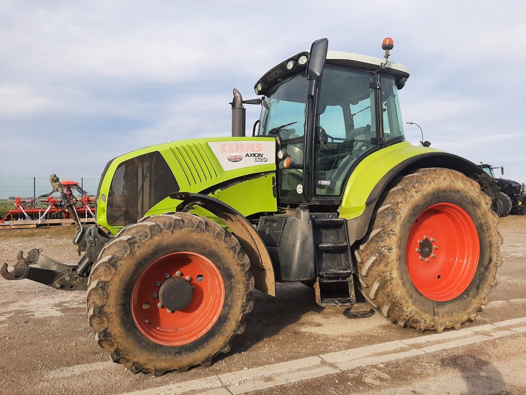 Traktor типа CLAAS AXION 820, Gebrauchtmaschine в SAINT LOUP (Фотография 3)