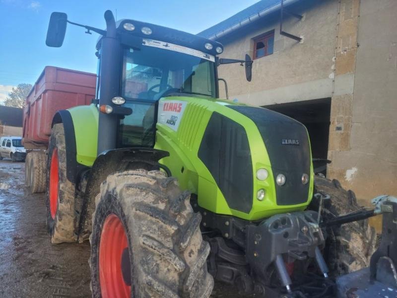 Traktor du type CLAAS AXION 820, Gebrauchtmaschine en BRAY en Val (Photo 2)