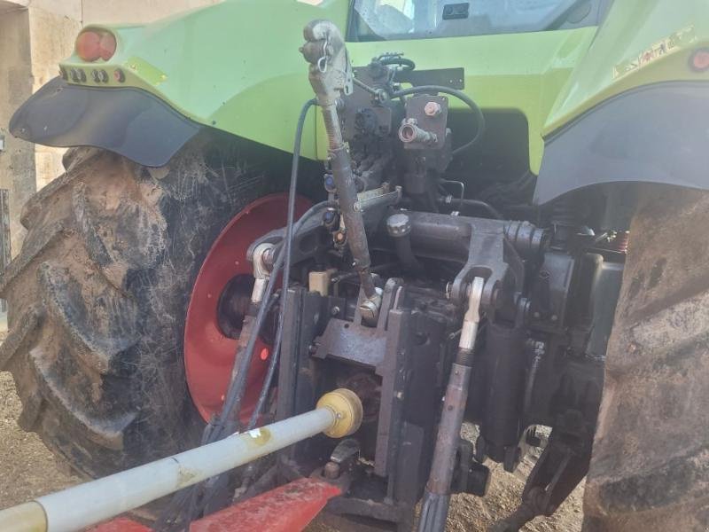 Traktor du type CLAAS AXION 820, Gebrauchtmaschine en BRAY en Val (Photo 7)