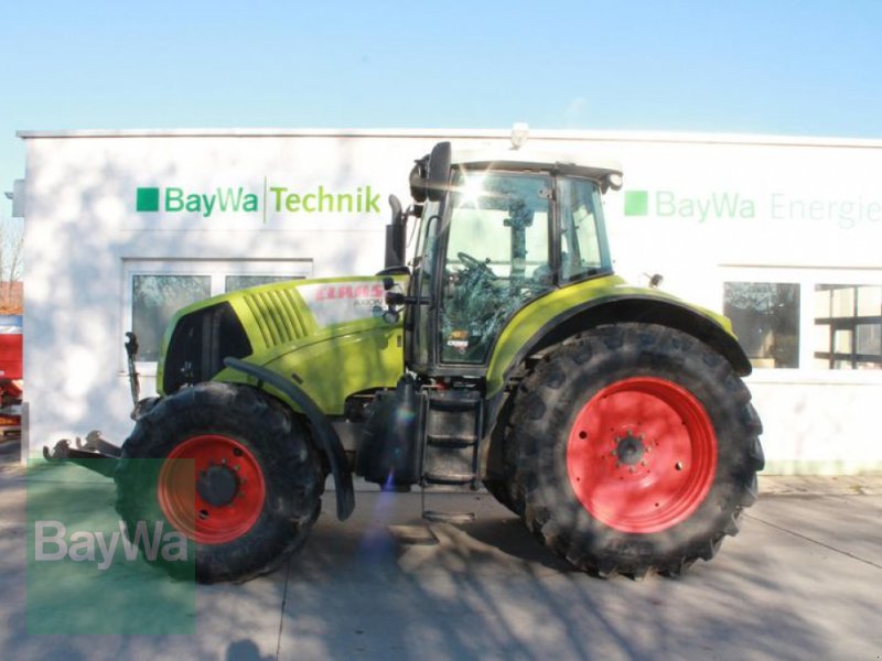 Traktor des Typs CLAAS AXION 820, Gebrauchtmaschine in Straubing (Bild 1)