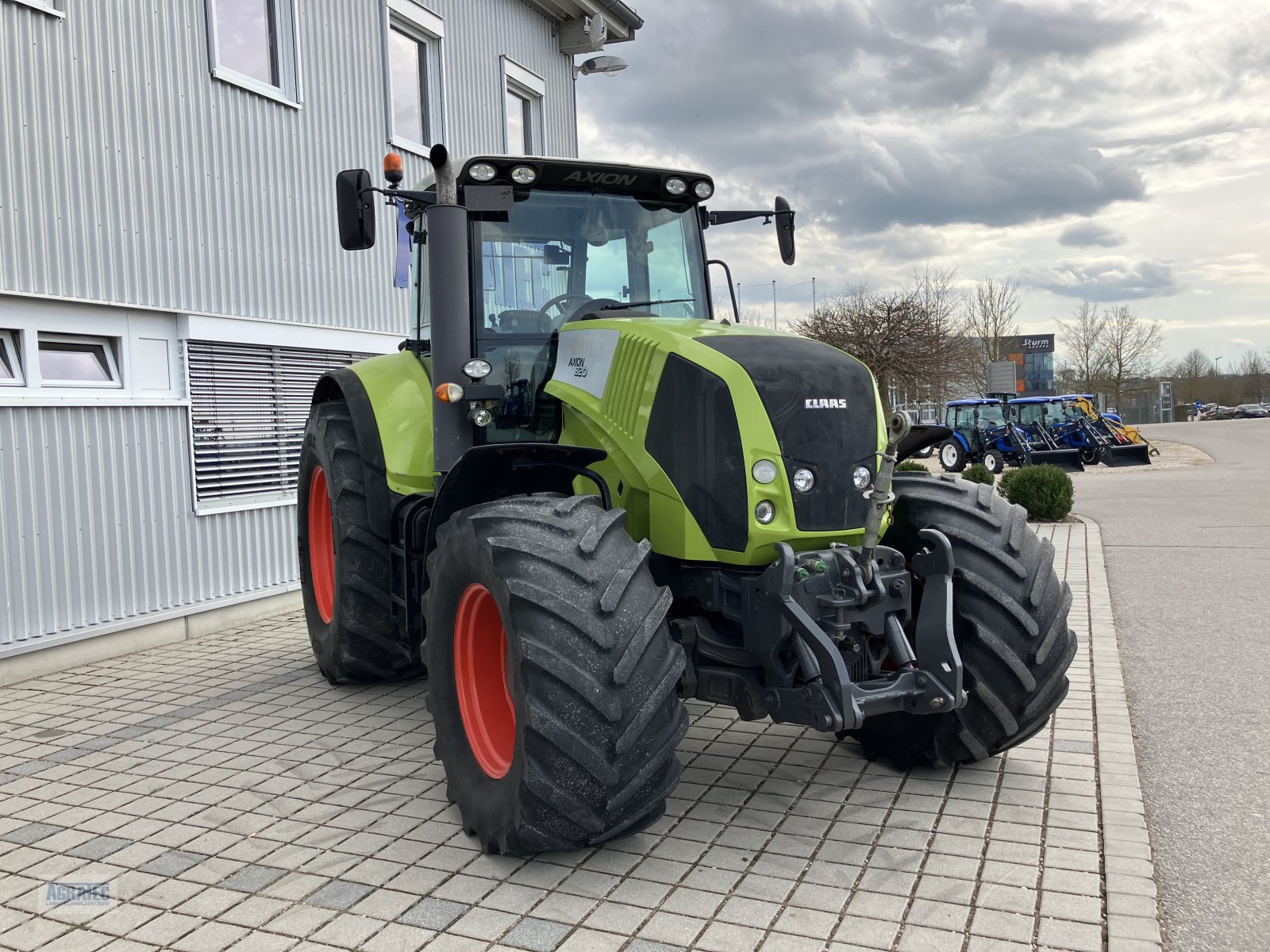 Traktor des Typs CLAAS Axion 820, Gebrauchtmaschine in Salching bei Straubing (Bild 5)