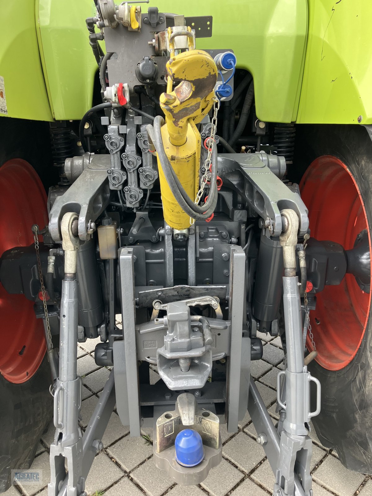 Traktor des Typs CLAAS Axion 820, Gebrauchtmaschine in Salching bei Straubing (Bild 10)