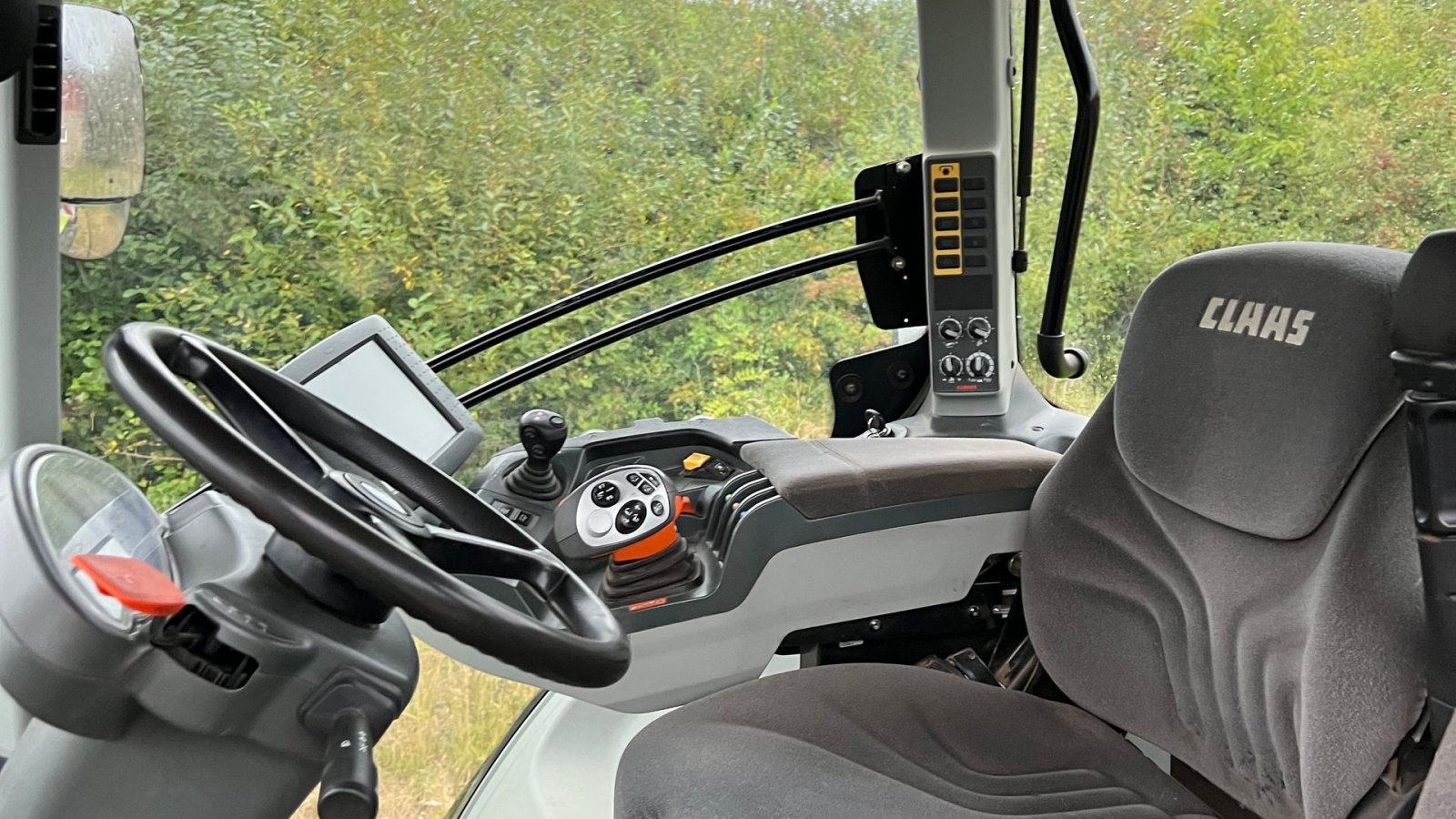 Traktor of the type CLAAS AXION 830 CEBIS Hexa Shift, Gebrauchtmaschine in Vinderup (Picture 6)