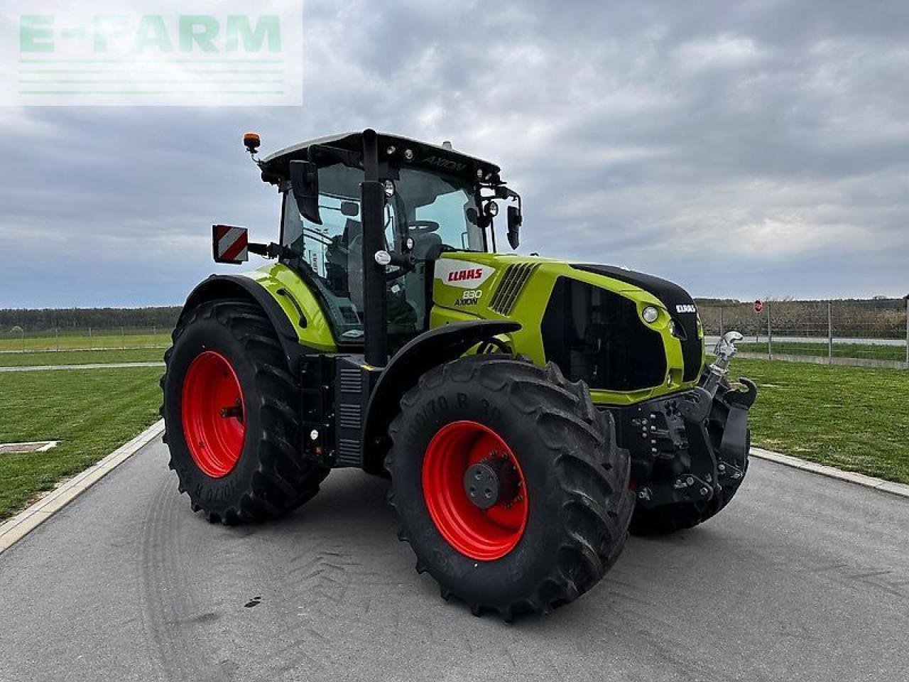 Traktor типа CLAAS axion 830 cebis hexashift HEXASHIFT CEBIS, Gebrauchtmaschine в KOŠKA (Фотография 4)