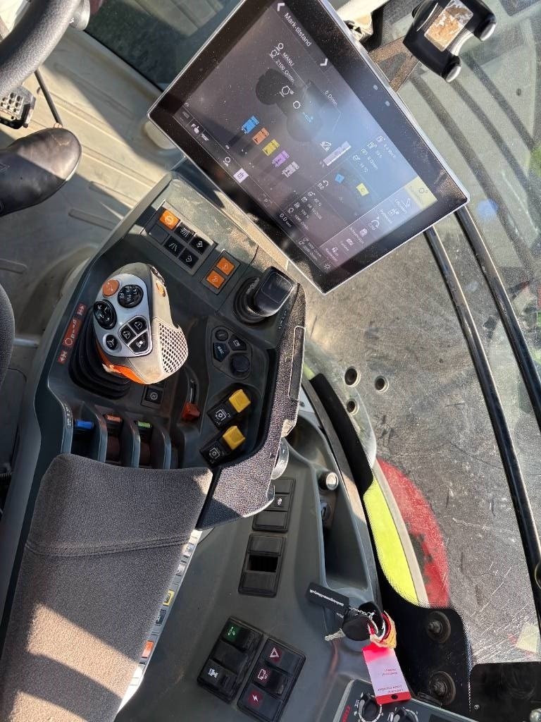 Traktor des Typs CLAAS AXION 830 CEBIS, Gebrauchtmaschine in Brønderslev (Bild 13)