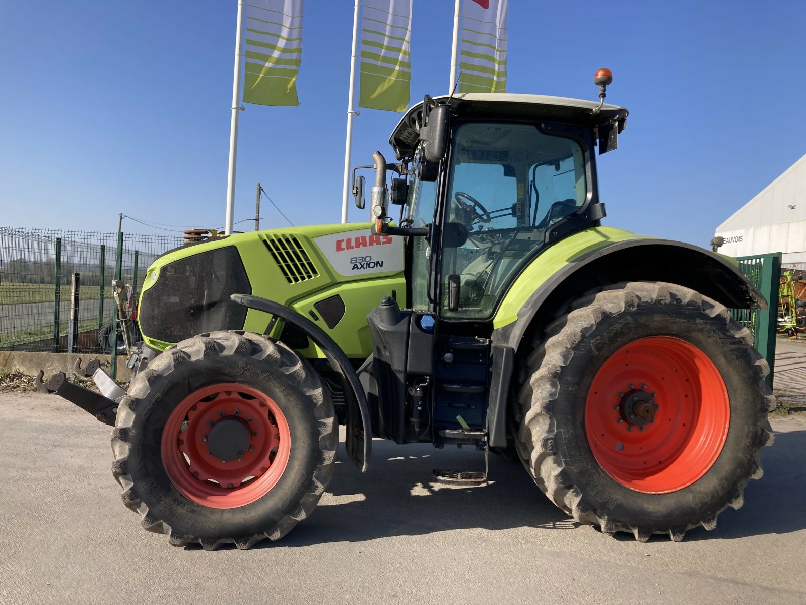 Traktor Türe ait CLAAS AXION 830 CEBIS, Gebrauchtmaschine içinde BLENDECQUES (resim 1)