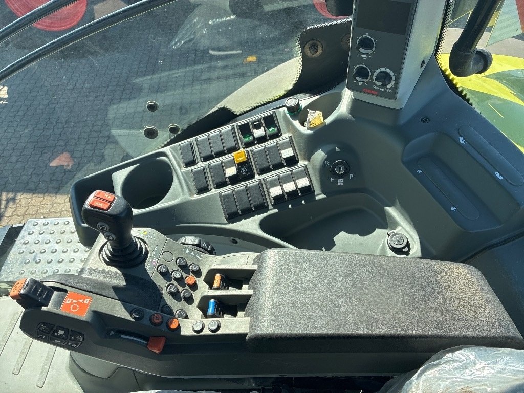 Traktor tipa CLAAS AXION 830 CIS+, Gebrauchtmaschine u Hinnerup (Slika 12)