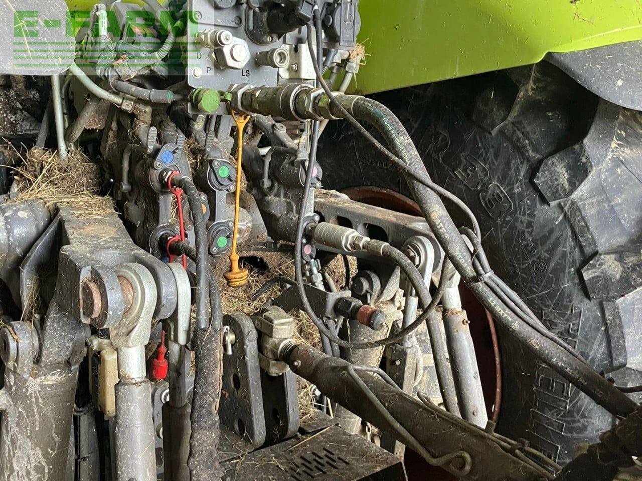 Traktor of the type CLAAS AXION 830 CIS+ 50K, Gebrauchtmaschine in PETWORTH (Picture 5)