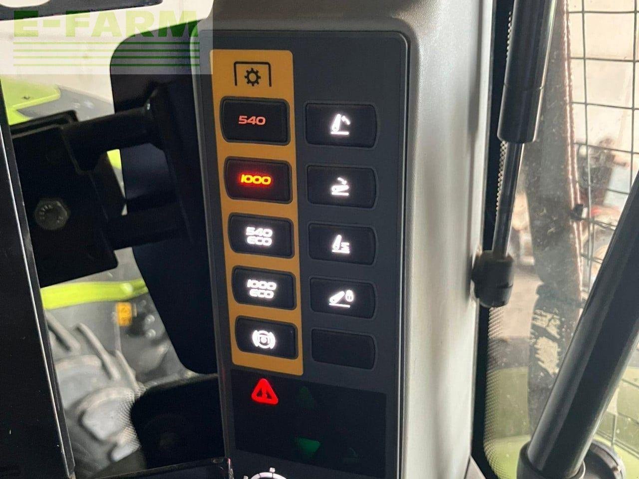 Traktor of the type CLAAS AXION 830 CIS+ 50K, Gebrauchtmaschine in PETWORTH (Picture 9)