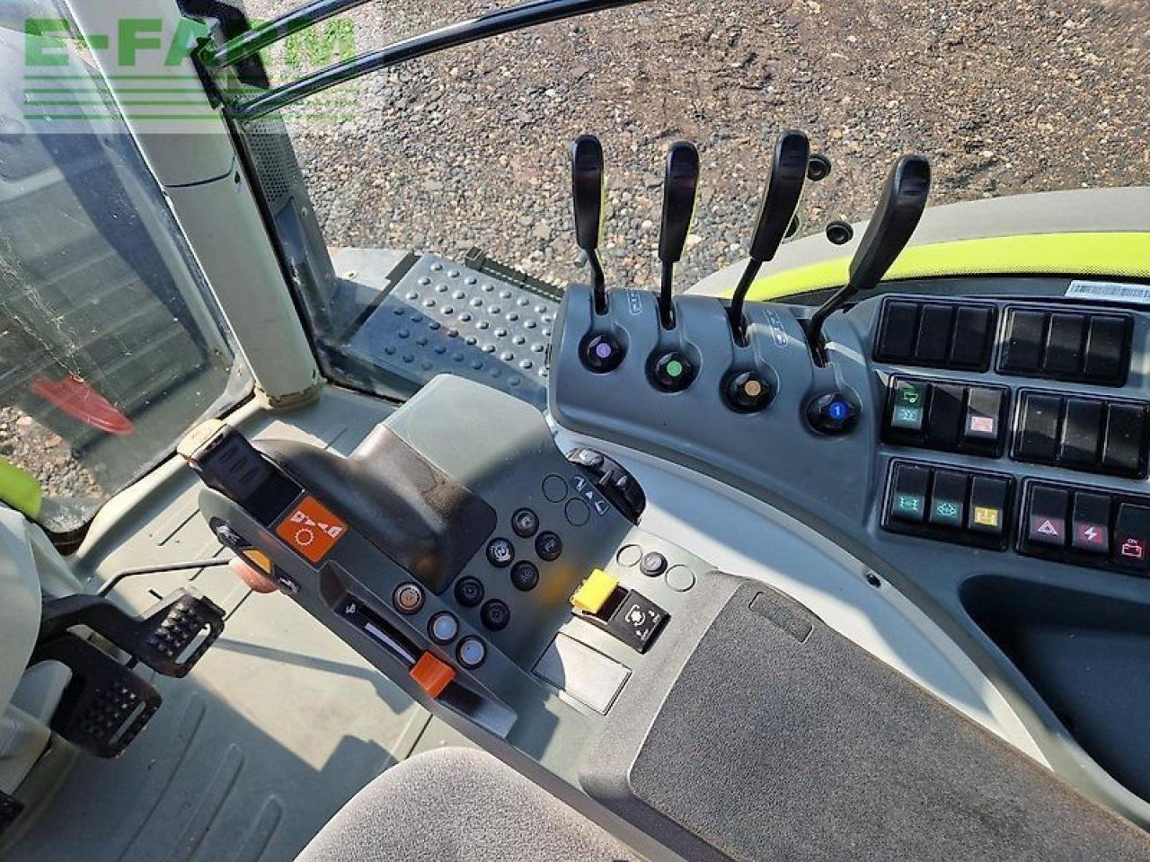 Traktor des Typs CLAAS axion 830 cis, Gebrauchtmaschine in ZELOW (Bild 10)