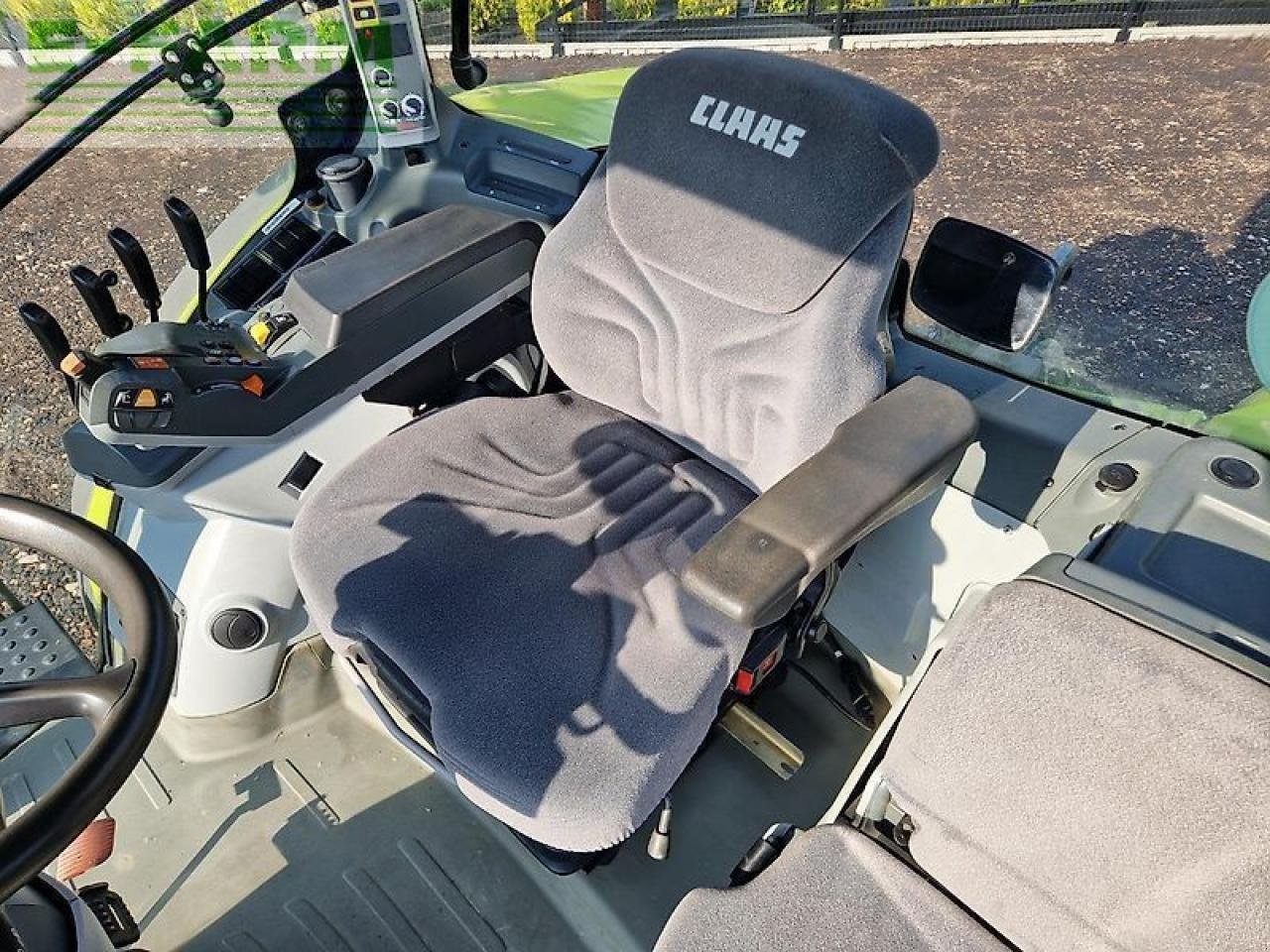 Traktor des Typs CLAAS axion 830 cis, Gebrauchtmaschine in ZELOW (Bild 13)