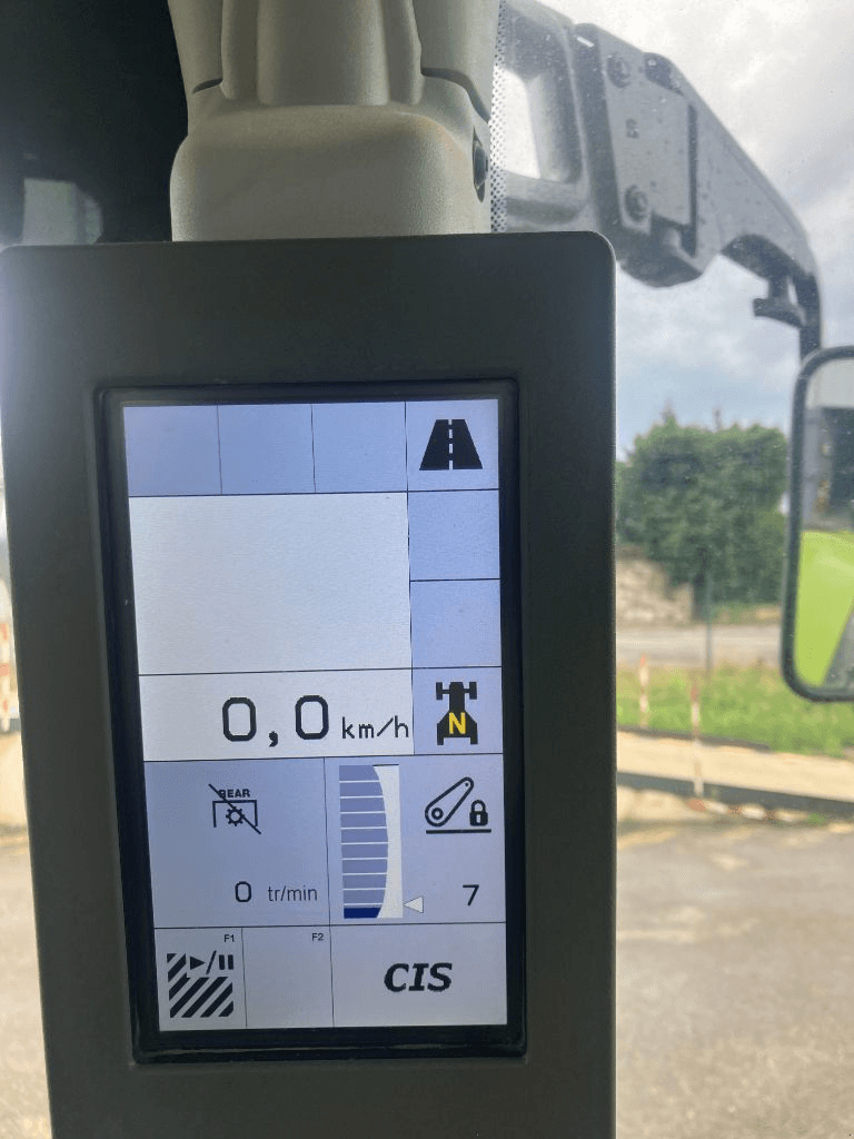 Traktor Türe ait CLAAS AXION 830 CIS, Gebrauchtmaschine içinde SAINT ANDIOL (resim 11)