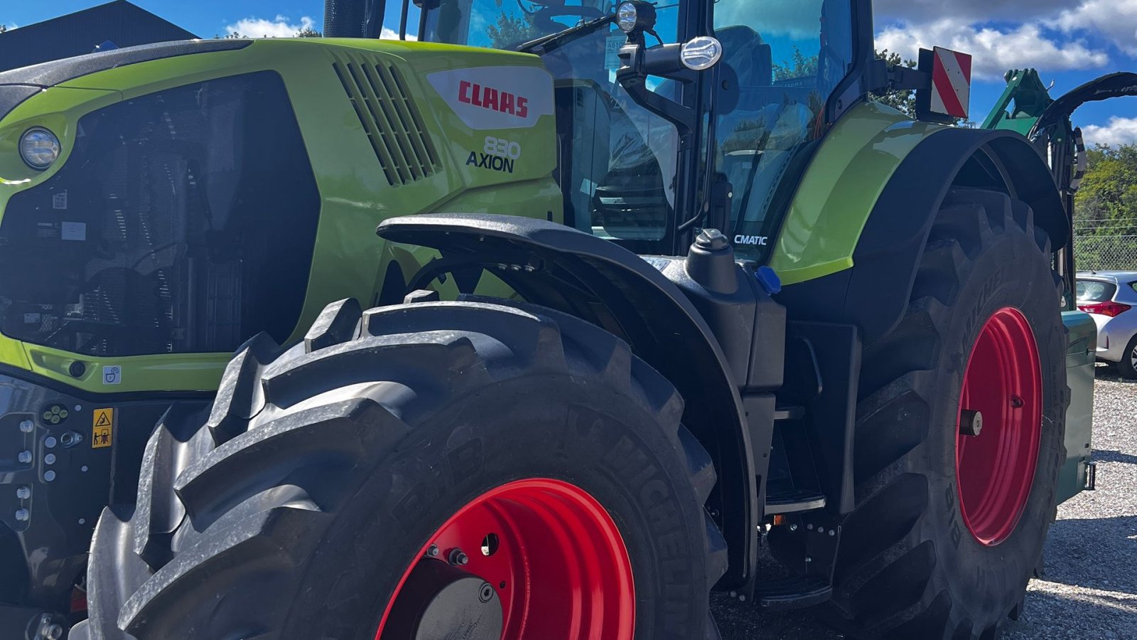 Traktor des Typs CLAAS AXION 830 CMATIC AXION 830 CMATIC, Gebrauchtmaschine in Slangerup (Bild 2)