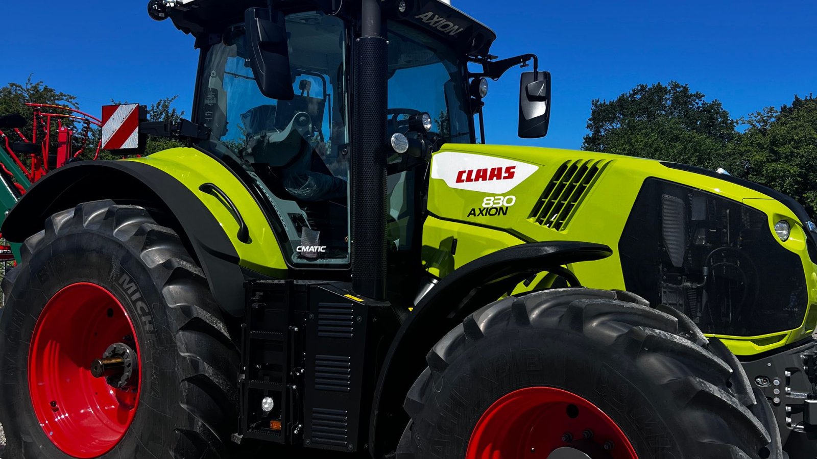 Traktor des Typs CLAAS AXION 830 CMATIC AXION 830 CMATIC, Gebrauchtmaschine in Slangerup (Bild 1)