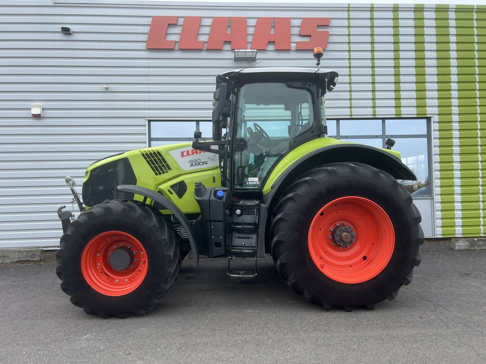 Traktor типа CLAAS AXION 830 CMATIC BUSINESS, Gebrauchtmaschine в Gannat (Фотография 7)