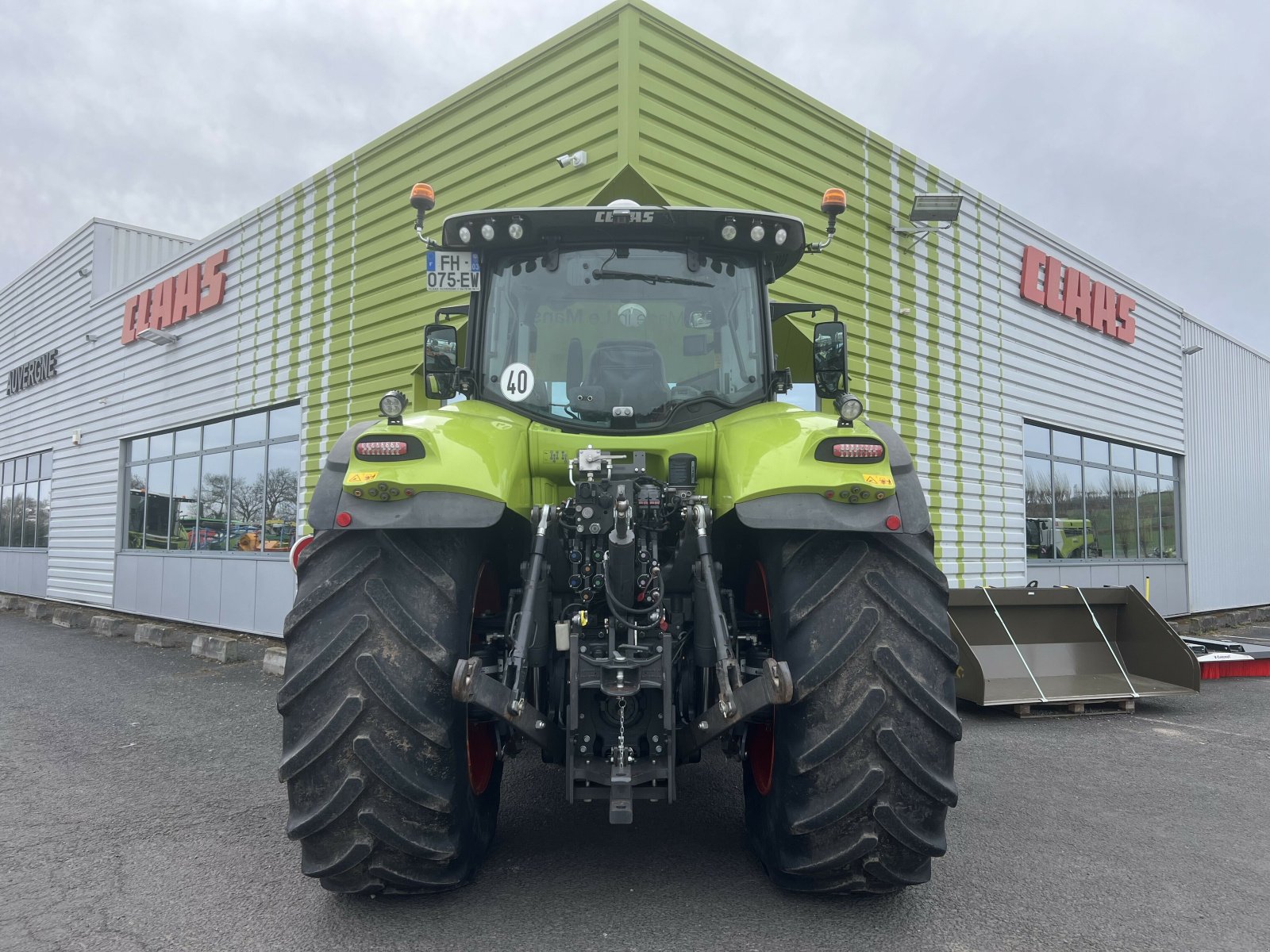 Traktor типа CLAAS AXION 830 CMATIC BUSINESS, Gebrauchtmaschine в Gannat (Фотография 4)