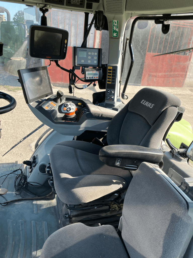 Traktor van het type CLAAS AXION 830 CMATIC BUSINESS, Gebrauchtmaschine in SAINT ANDIOL (Foto 10)