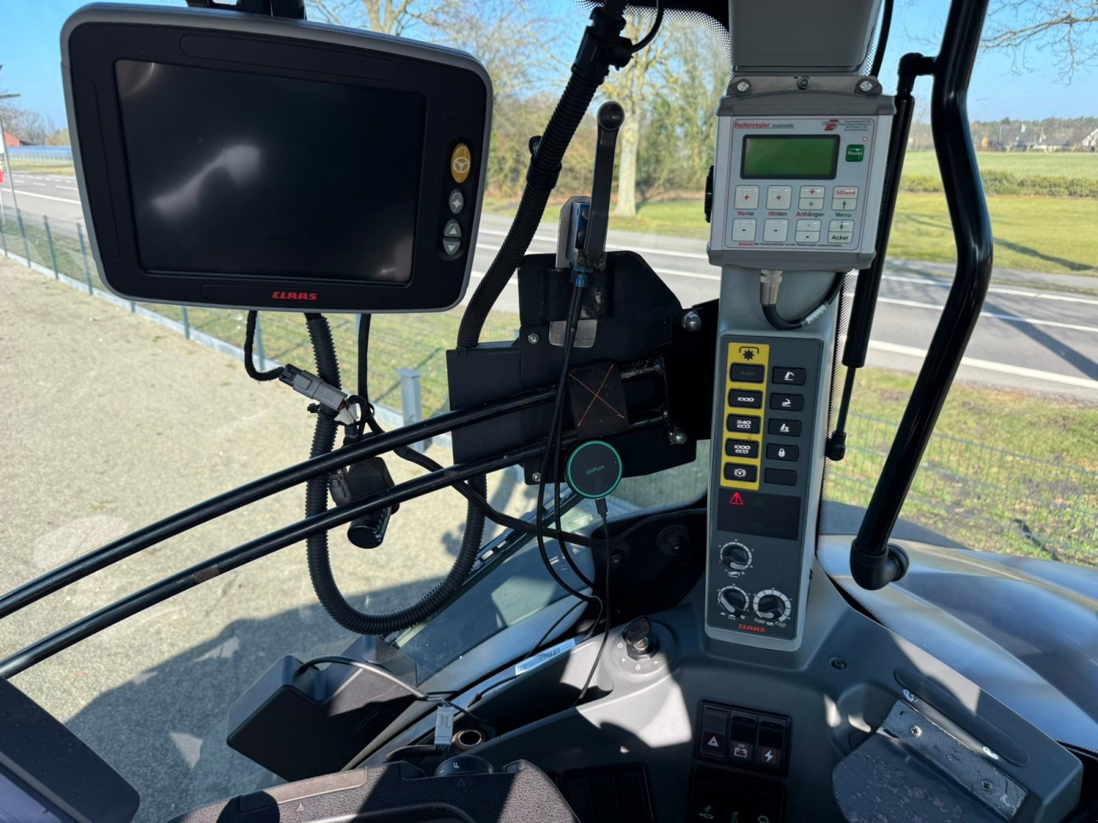 Traktor des Typs CLAAS Axion 830 CMATIC CEBIS RTK, Gebrauchtmaschine in Wagenfeld (Bild 16)