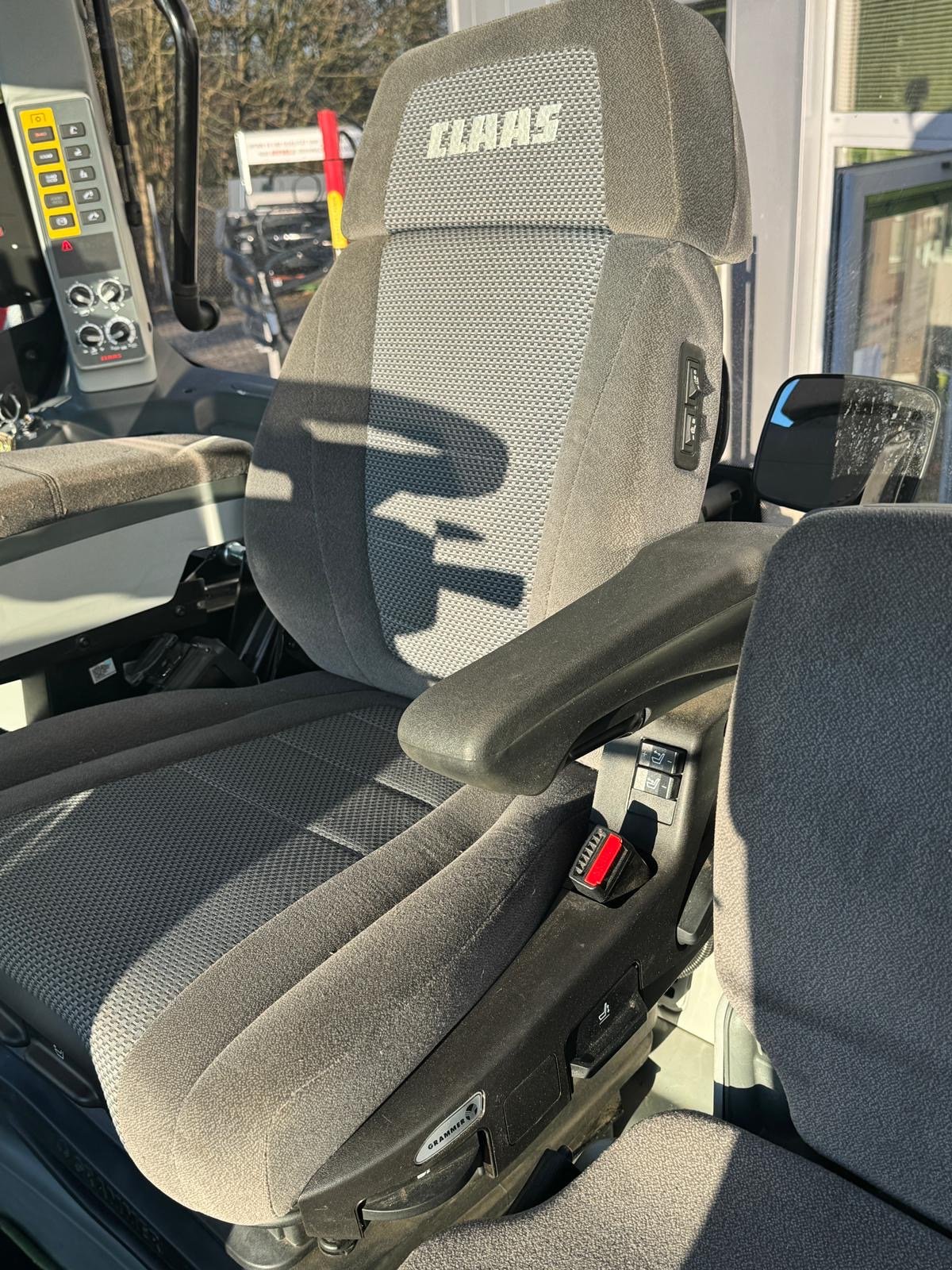 Traktor van het type CLAAS Axion 830  CMATIC CEBIS, Gebrauchtmaschine in Lautertal (Foto 8)