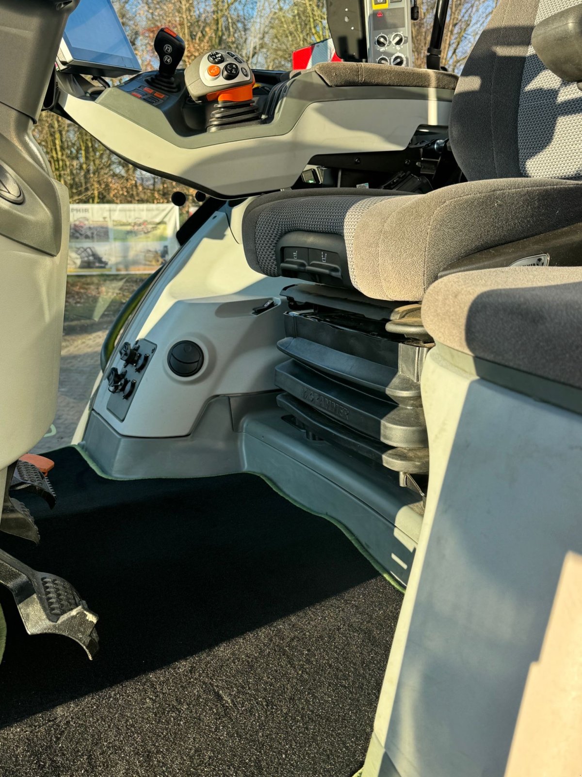 Traktor van het type CLAAS Axion 830  CMATIC CEBIS, Gebrauchtmaschine in Lautertal (Foto 18)