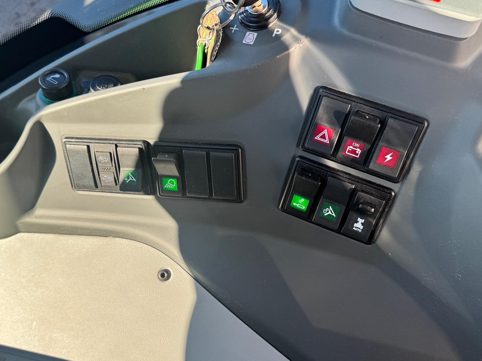 Traktor van het type CLAAS Axion 830  CMATIC CEBIS, Gebrauchtmaschine in Lautertal (Foto 21)