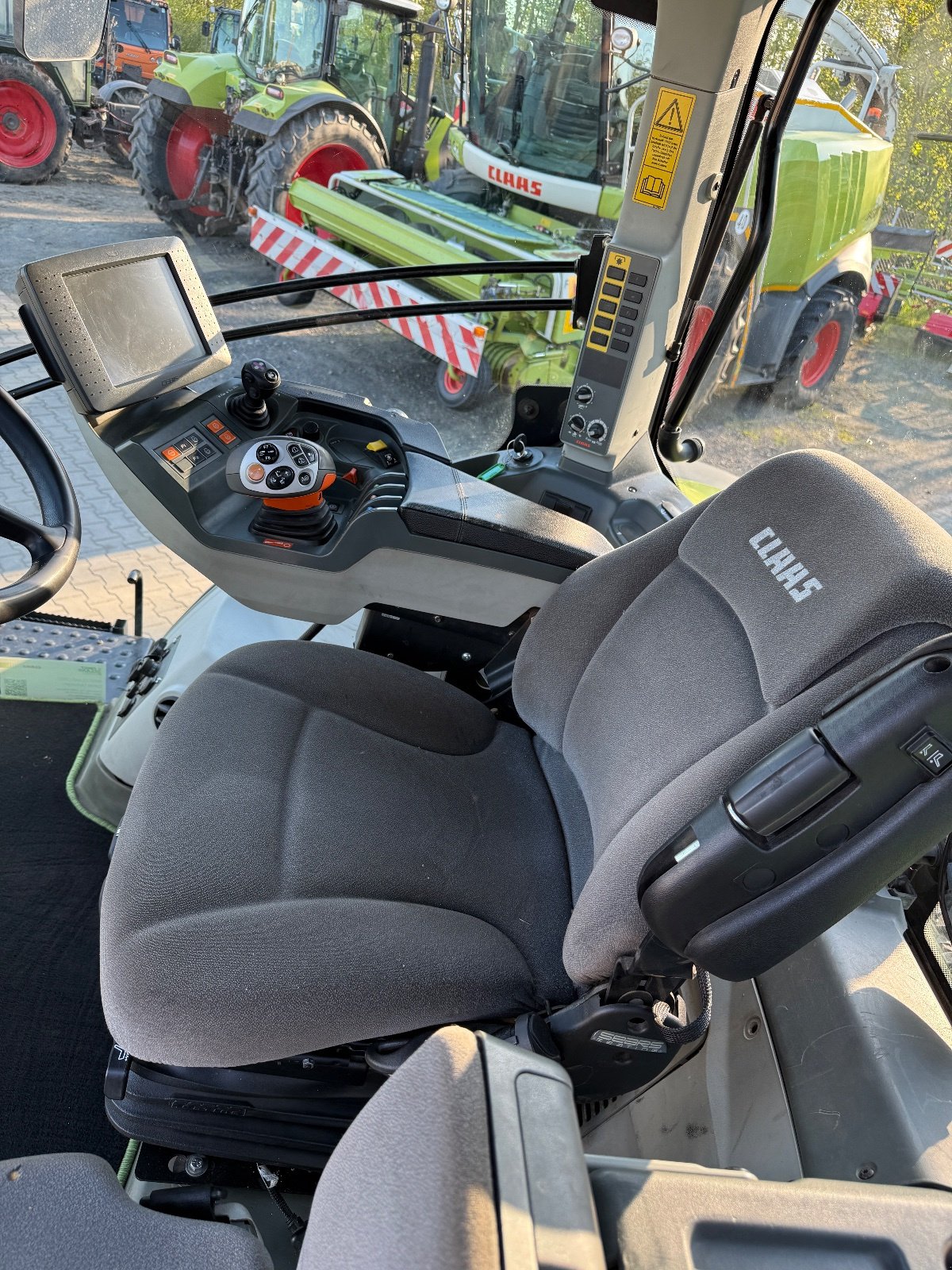 Traktor tip CLAAS Axion 830  CMATIC CEBIS, Gebrauchtmaschine in Lautertal (Poză 15)