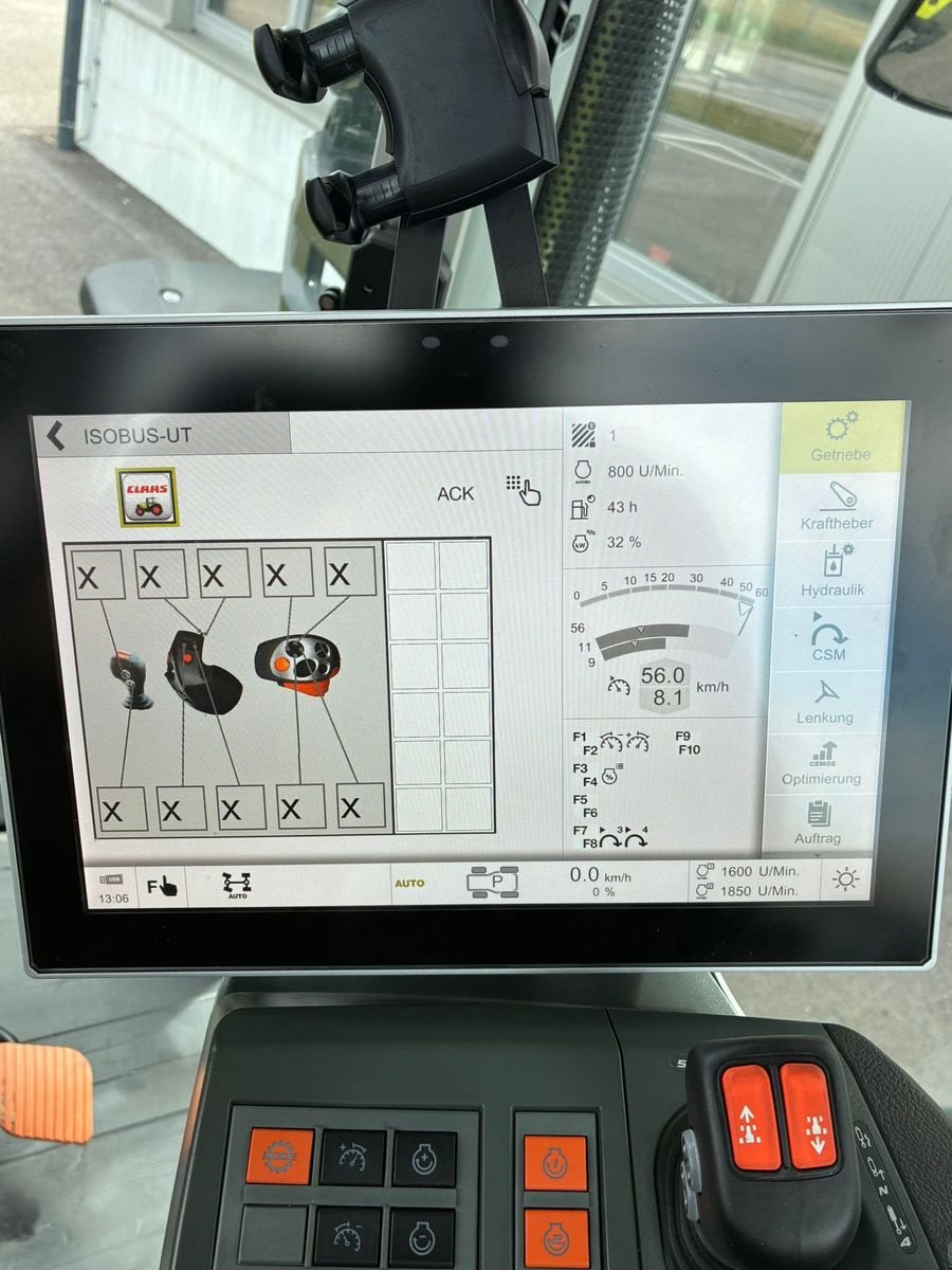 Traktor of the type CLAAS Axion 830 CMATIC CEBIS, Neumaschine in Grund (Picture 22)