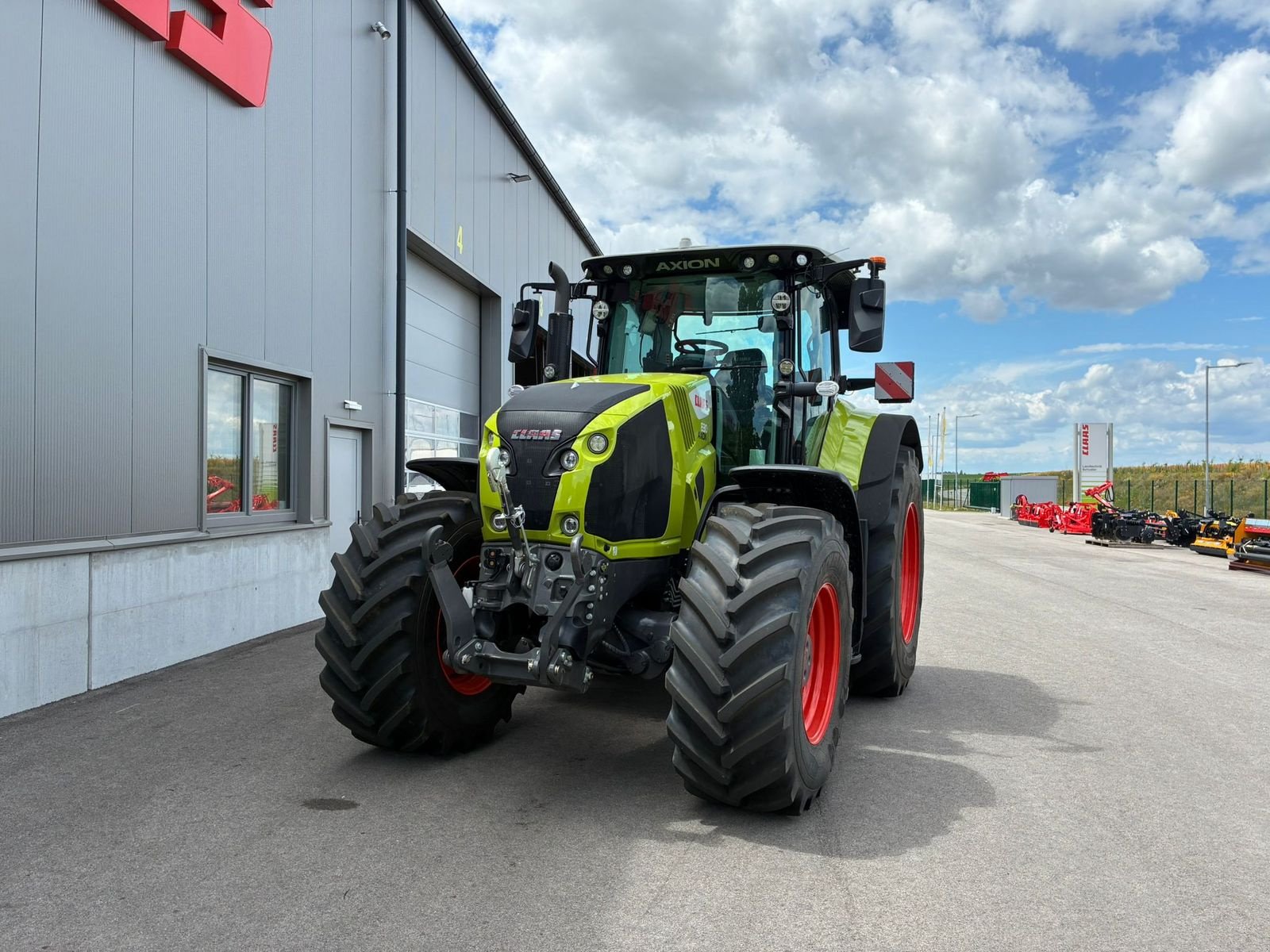 Traktor of the type CLAAS Axion 830 CMATIC CEBIS, Neumaschine in Grund (Picture 3)