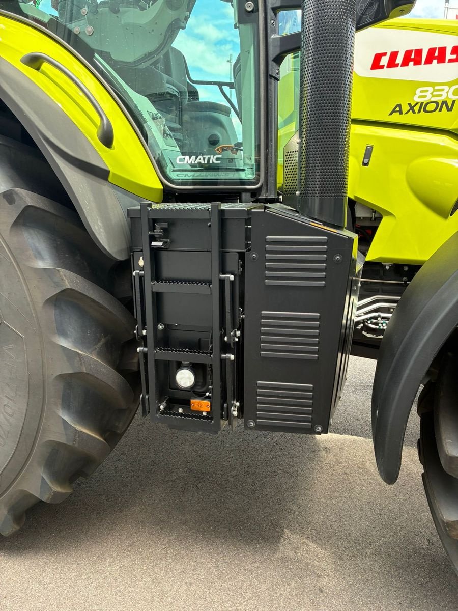 Traktor of the type CLAAS Axion 830 CMATIC CEBIS, Neumaschine in Grund (Picture 9)