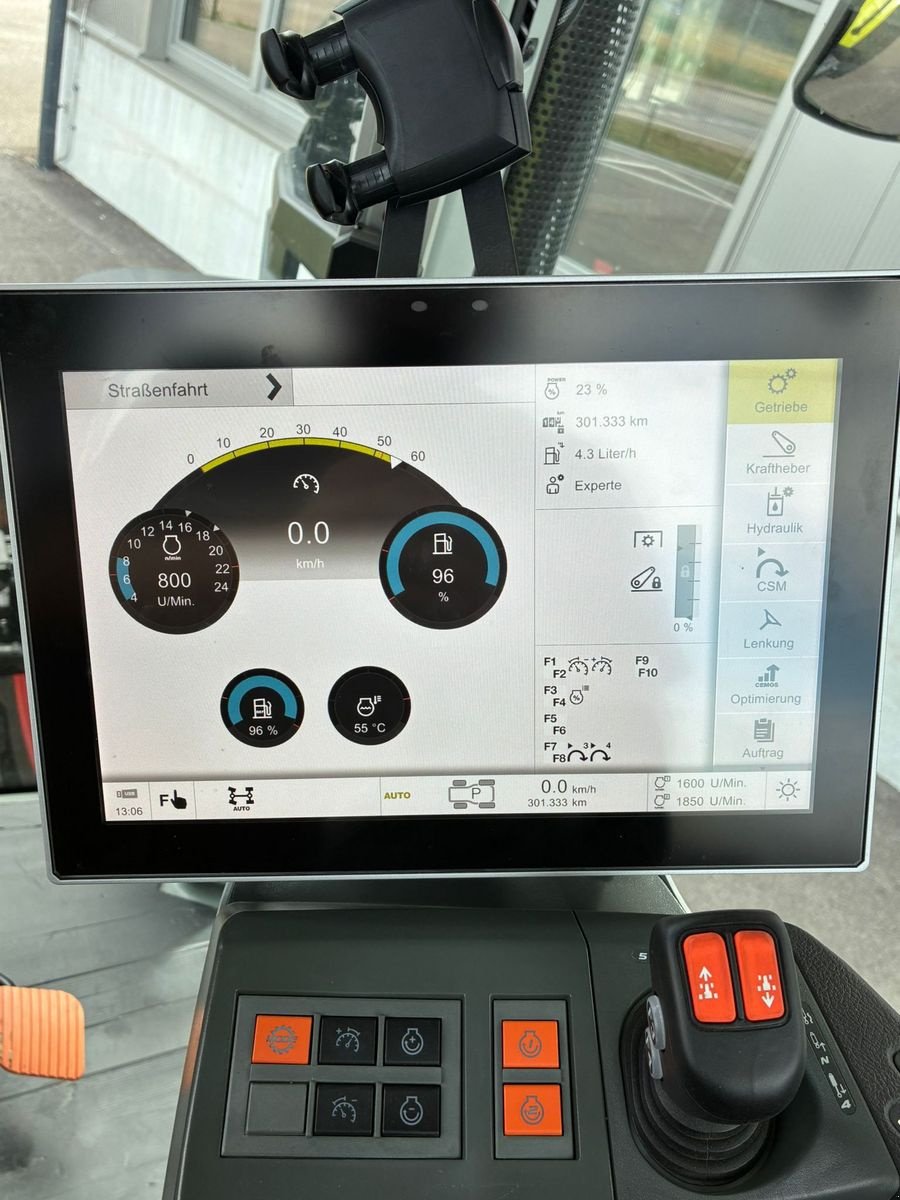 Traktor of the type CLAAS Axion 830 CMATIC CEBIS, Neumaschine in Grund (Picture 20)