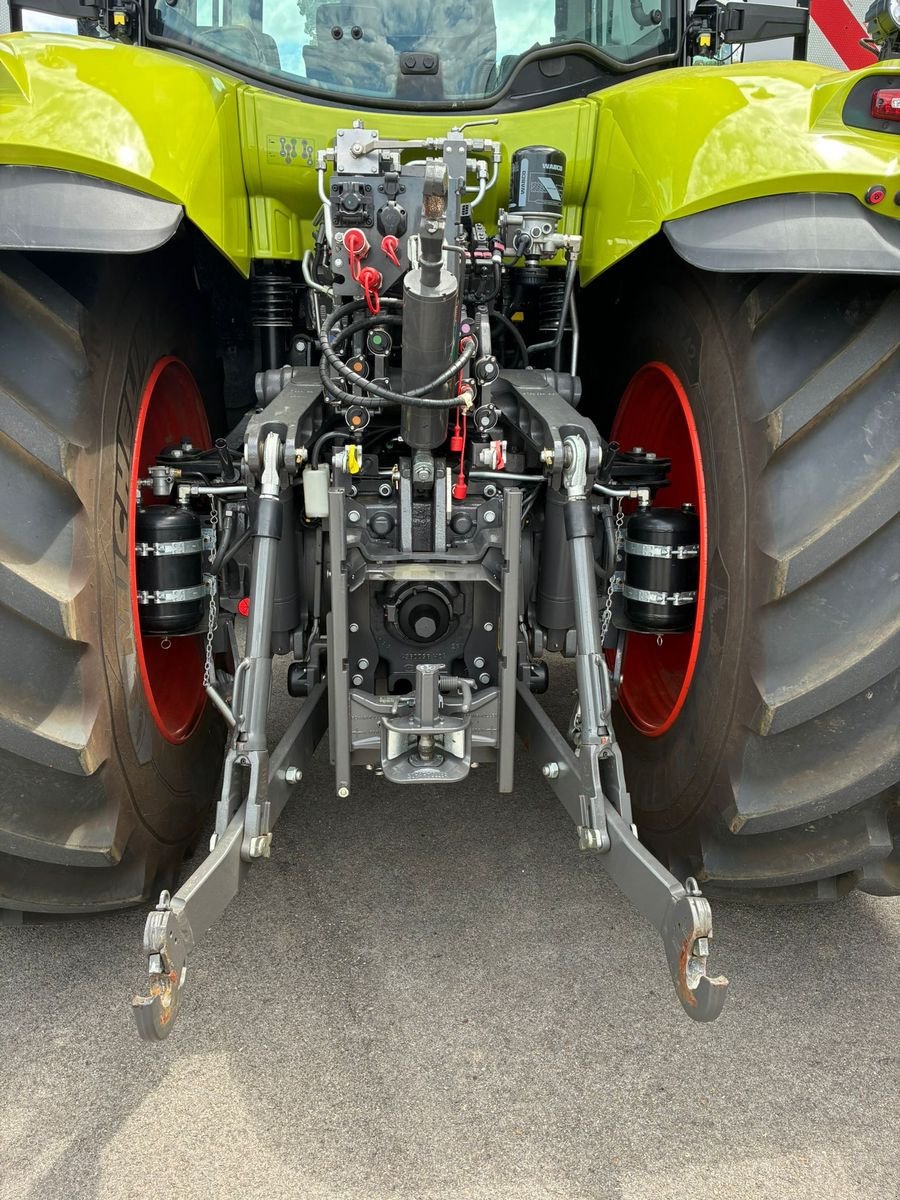 Traktor of the type CLAAS Axion 830 CMATIC CEBIS, Neumaschine in Grund (Picture 11)