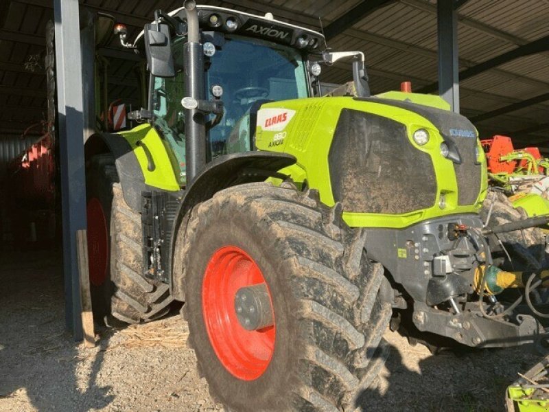 Traktor des Typs CLAAS AXION 830 CMATIC PRIVILEGE, Gebrauchtmaschine in Feurs (Bild 2)
