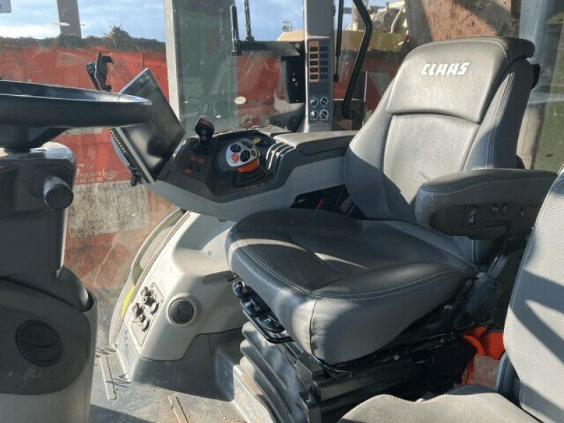Traktor des Typs CLAAS AXION 830 CMATIC PRIVILEGE, Gebrauchtmaschine in Feurs (Bild 3)