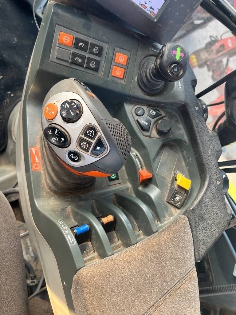 Traktor типа CLAAS Axion 830 Cmatic, Gebrauchtmaschine в Ringe (Фотография 15)