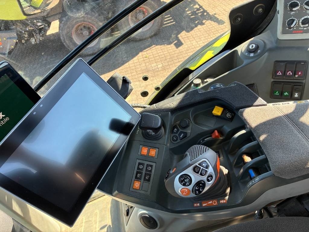 Traktor типа CLAAS Axion 830 Cmatic, Gebrauchtmaschine в Hinnerup (Фотография 4)