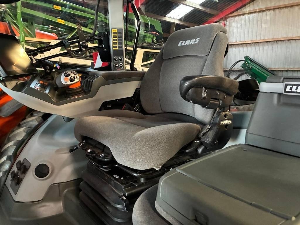 Traktor van het type CLAAS AXION 830 CMATIC, Gebrauchtmaschine in Kolding (Foto 6)