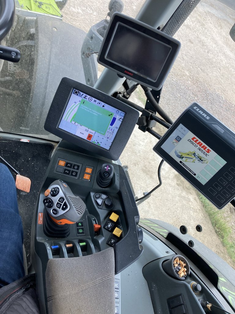 Traktor typu CLAAS AXION 830 CMATIC, Gebrauchtmaschine w BRAS SUR MEUSE (Zdjęcie 9)