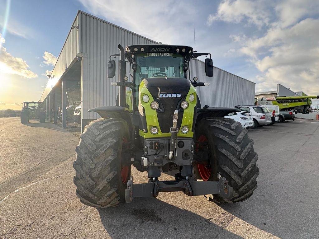 Traktor typu CLAAS AXION 830 CMATIC, Gebrauchtmaschine w SALEUX (Zdjęcie 2)