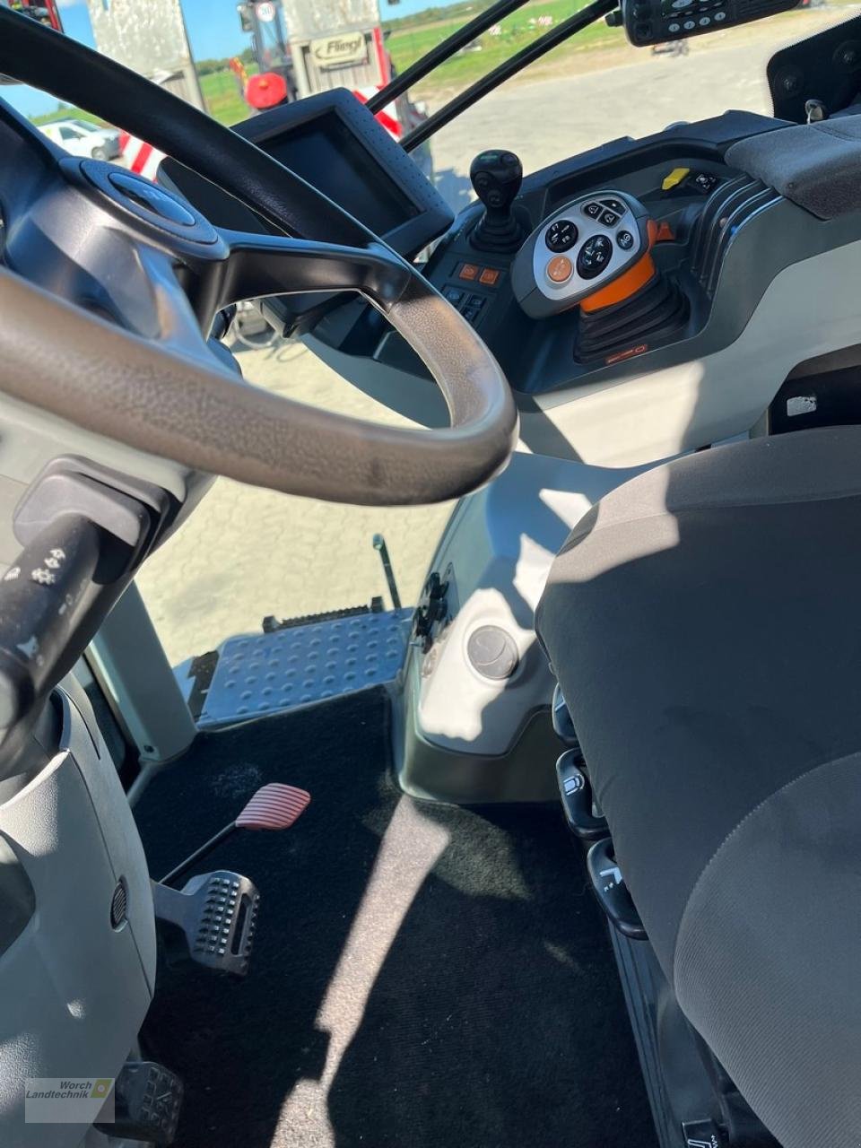 Traktor of the type CLAAS Axion 830 CMatic, Gebrauchtmaschine in Schora (Picture 16)