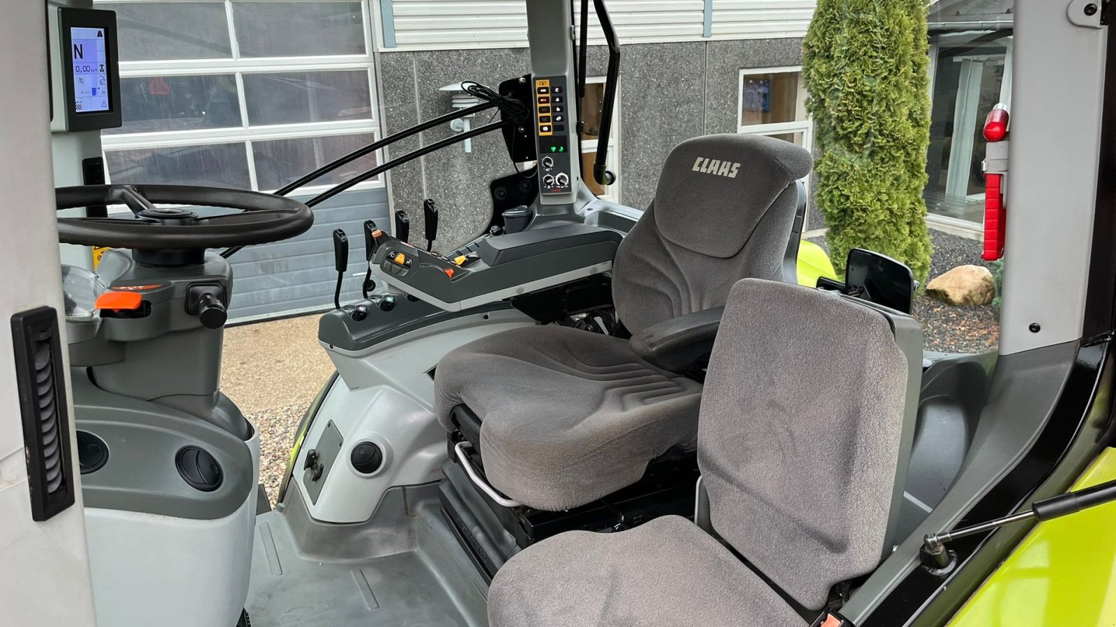 Traktor typu CLAAS Axion 830 Med frontlift. Velholdt traktor., Gebrauchtmaschine v Lintrup (Obrázek 5)