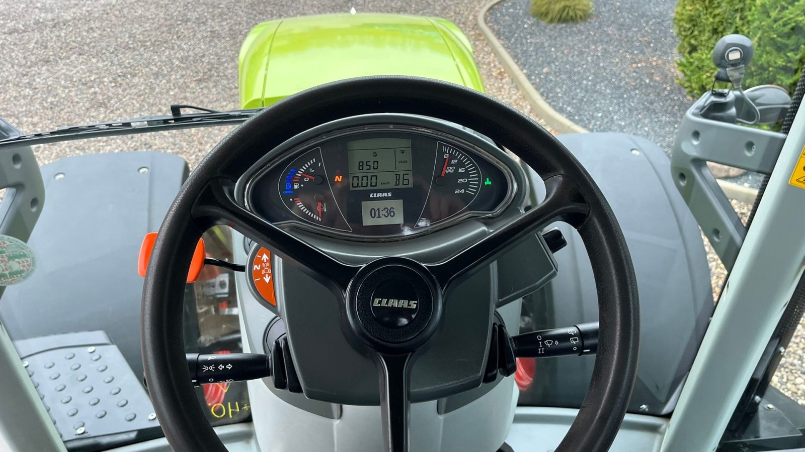 Traktor typu CLAAS Axion 830 Med frontlift. Velholdt traktor., Gebrauchtmaschine v Lintrup (Obrázek 8)