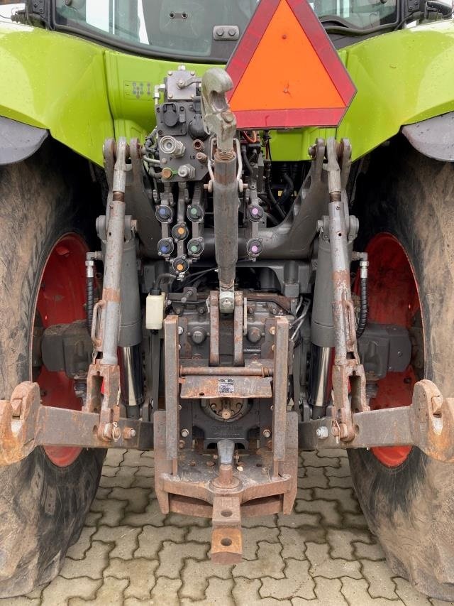 Traktor des Typs CLAAS AXION 830, Gebrauchtmaschine in Videbæk (Bild 4)