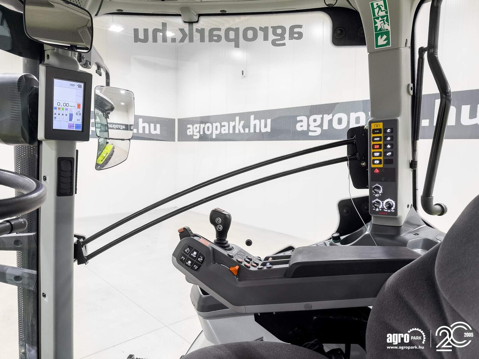 Traktor of the type CLAAS Axion 830, Gebrauchtmaschine in Csengele (Picture 12)