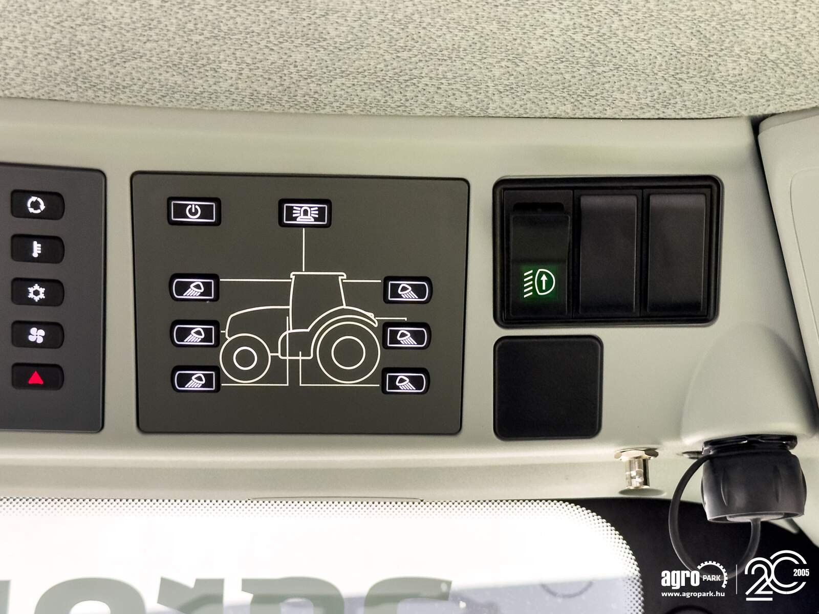 Traktor of the type CLAAS Axion 830, Gebrauchtmaschine in Csengele (Picture 27)