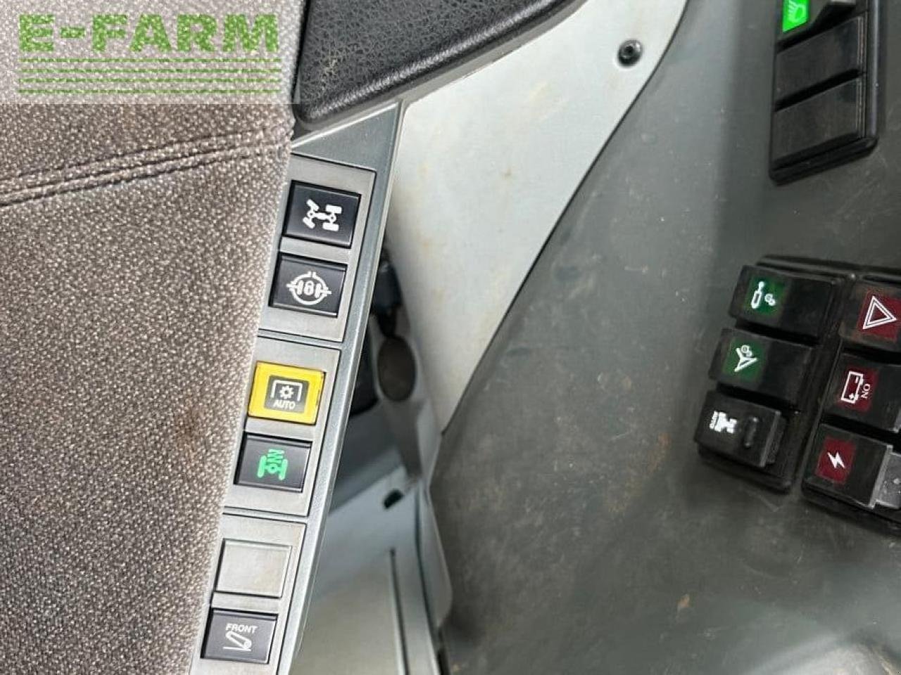 Traktor του τύπου CLAAS AXION 830, Gebrauchtmaschine σε SLEAFORD (Φωτογραφία 8)