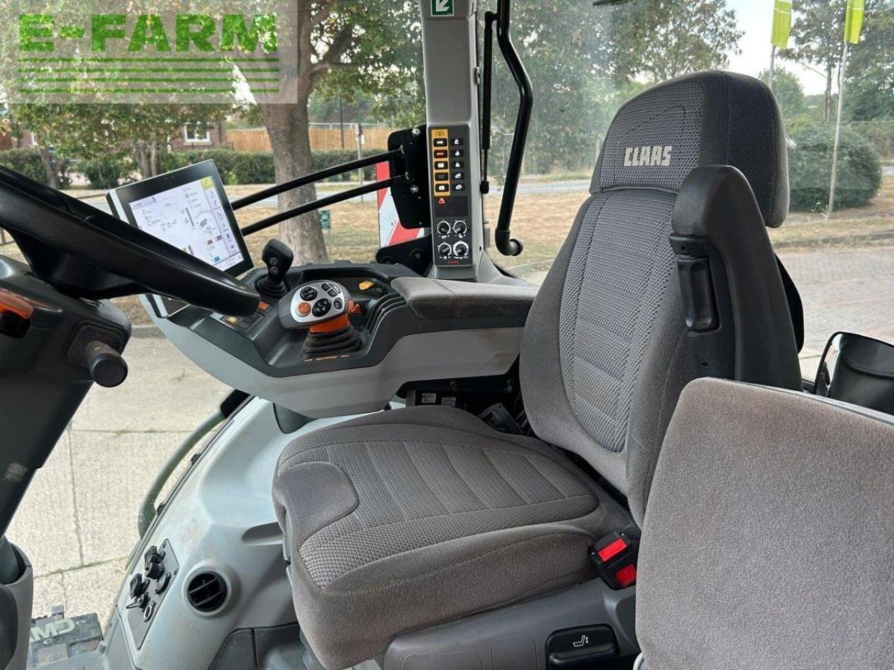 Traktor του τύπου CLAAS AXION 830, Gebrauchtmaschine σε SLEAFORD (Φωτογραφία 10)
