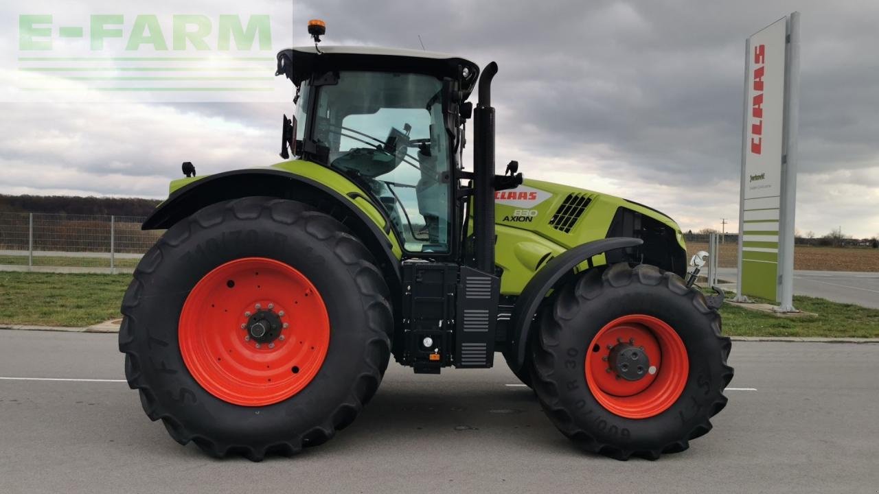 Traktor типа CLAAS AXION 830, Gebrauchtmaschine в KOŠKA (Фотография 4)