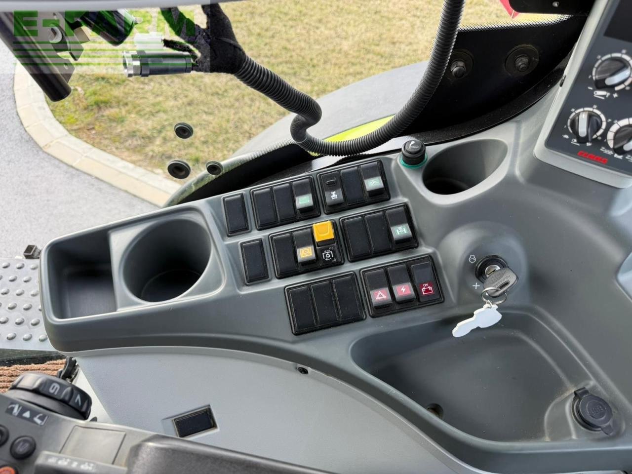 Traktor tipa CLAAS AXION 830, Gebrauchtmaschine u KOŠKA (Slika 19)