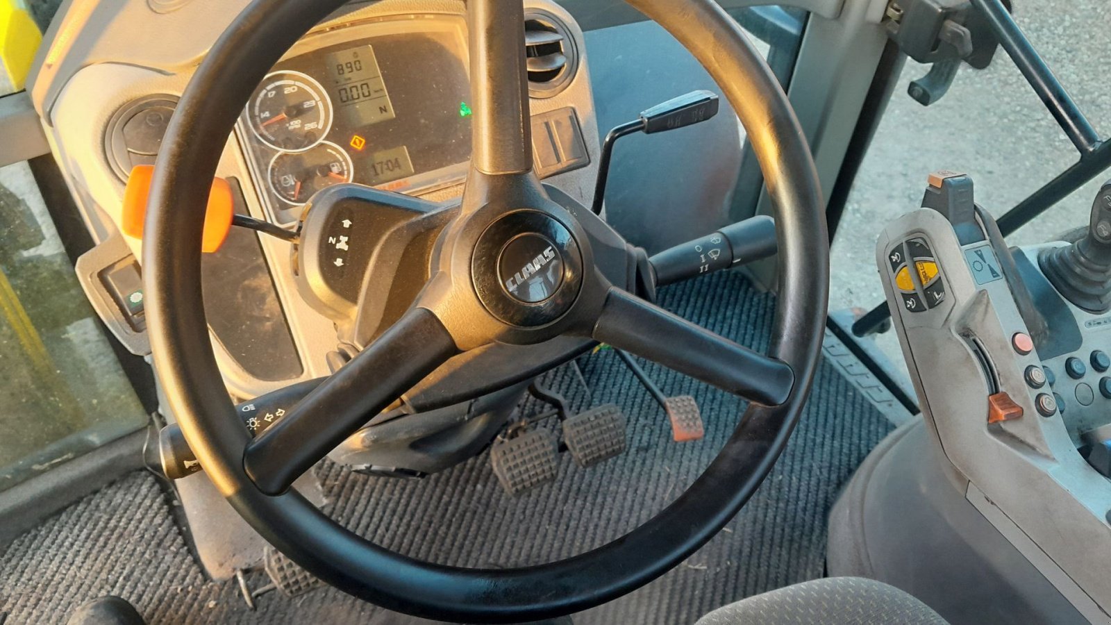 Traktor του τύπου CLAAS AXION 840 C Matic med front pto og frontlift, Gebrauchtmaschine σε Skive (Φωτογραφία 6)